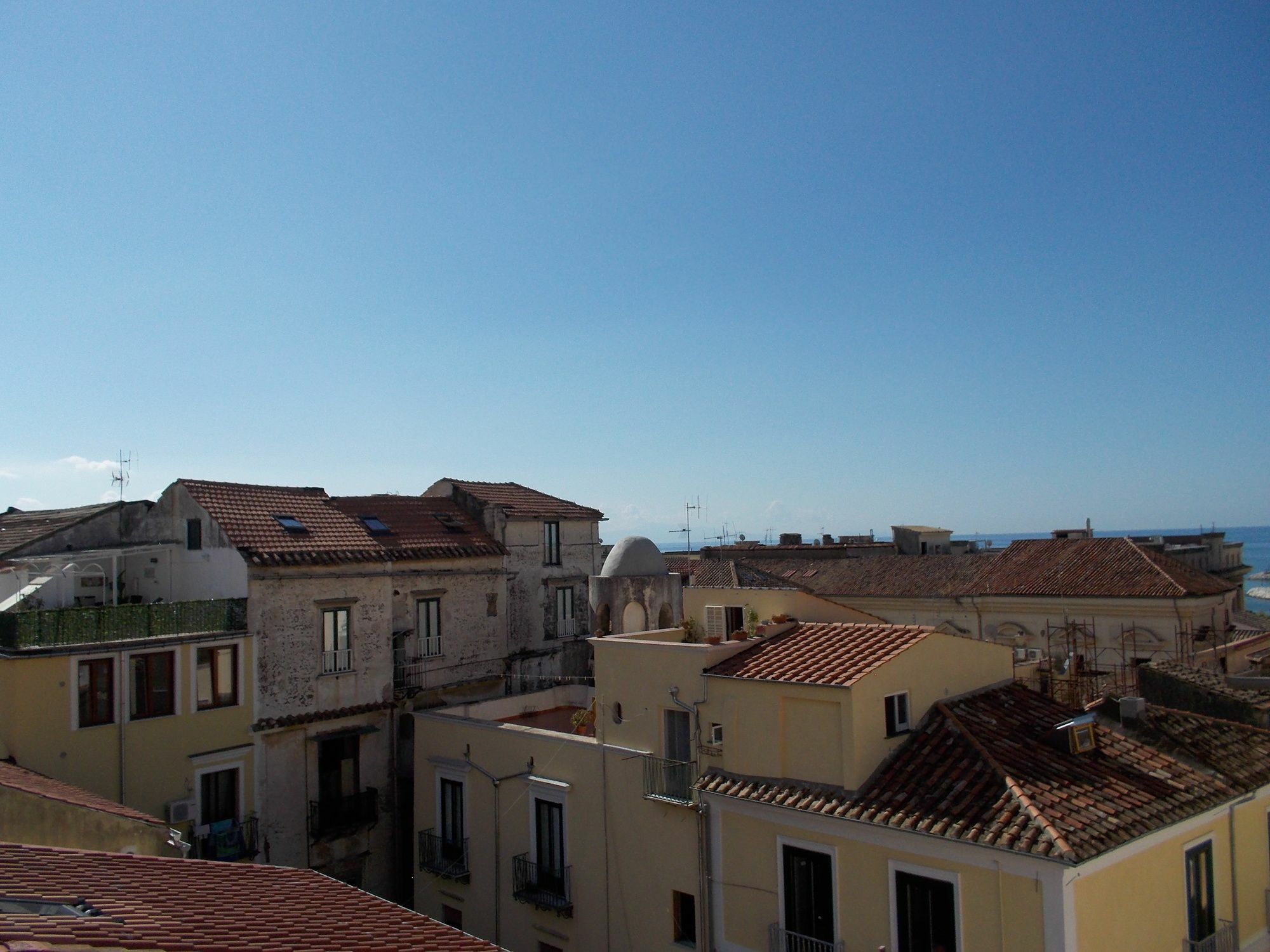 Hotel Le Stanze Del Poeta Salerno Exterior foto